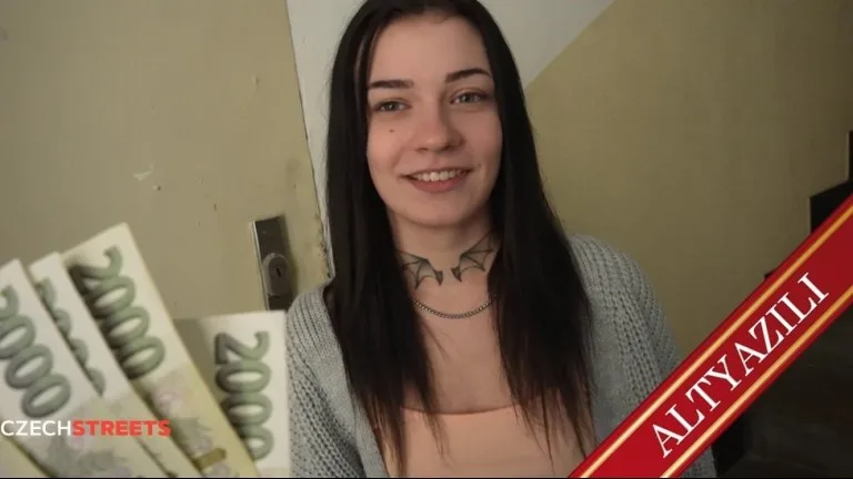 18lik yegenini amcasinin onunde siktim.jpg