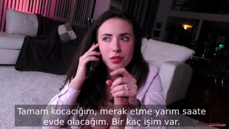 ac gozlu orospu kocasini yetersiz gorup patronuyla boynuzluyor.jpg