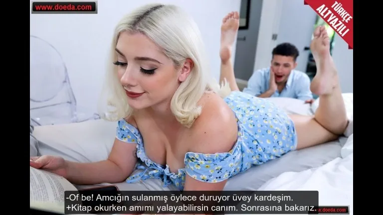 ami oylece disarida duran kitapci uvey kardesinin vajinasini yaladi.jpg