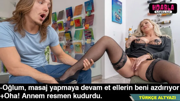 annemin bacaklarina masaj yapiyordum zevke geldi bacaklarini ayirdi.jpg