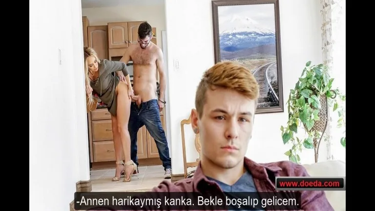 arkadasinin evine gelip olgun annesine gotten basan pislik.jpg