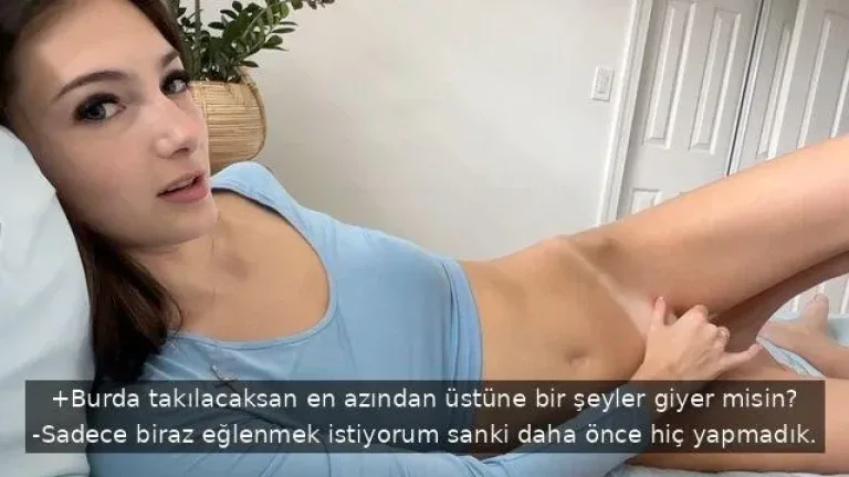 arsiz sillik manita yapan uvey abisinin akliyla oynayip onu tahrik ediyor.webp