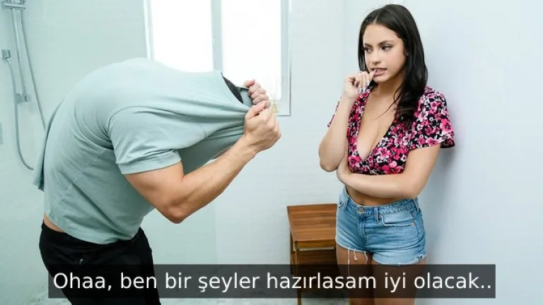 askerden gelen kasli abisinin aletini gormek icin can atiyor.jpg