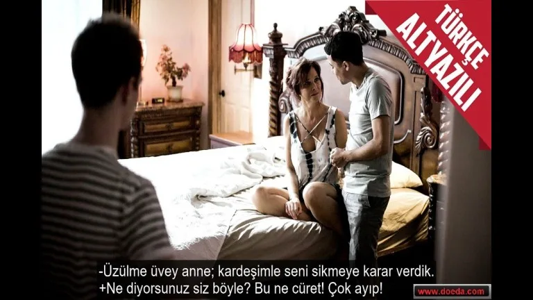 babasinin terk etigi yasli uvey annelerini sikerek teselli eden kardesler.jpg