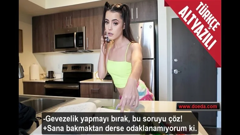 bakicilik yapan liseli kizi iltifatla kandirip orgazmla sikti.jpg