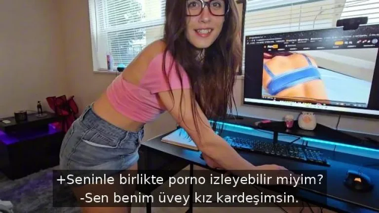 cilveli surtuk porno izlerken bastigi uvey kardesini gercek bir sikise cekiyor.jpg
