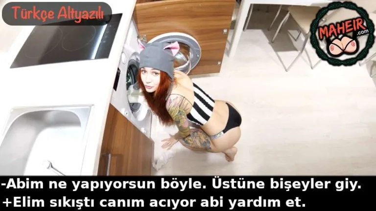 coraplarini ararken makineye sikisan kiz kardesime gotten girdim.jpg