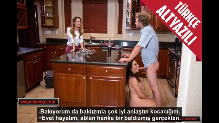enistesinin sikine goz koyan baldizin ilk gecesi.jpg