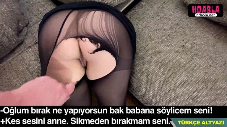 kanepeye sikisan annesinin kulotlu corabini yirtip tecavuz etti.jpg