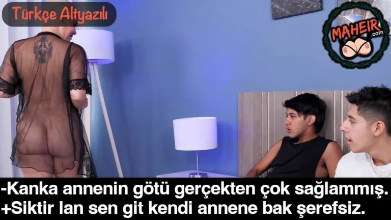 kankamla oyun oynarken annem odama gecelikle geldi.jpg