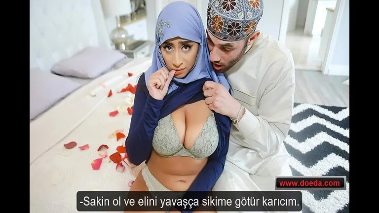 kaynanasinin zoruyla sikismek zorunda kalan turbanli kiz.jpg