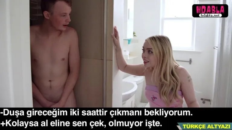 kiz kardesimle tatilde ayni odada kaldik dusta 31 cekerken yakalandim.jpg