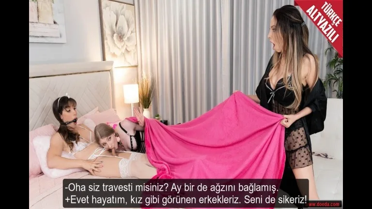 kizlar yurduna yazilan iki travesti ilk gece sikisti.jpg