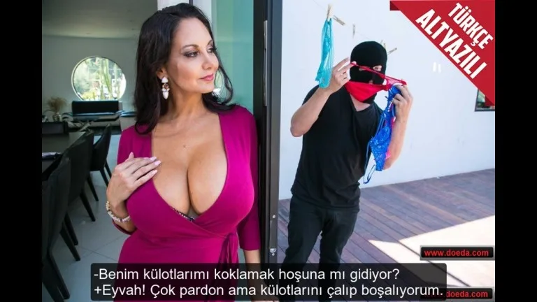 kulotlarini calan hirsiz oglunun arkadasi cikinca acimayan mature.jpg