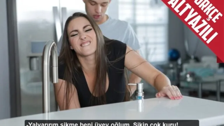 kurtarmasi icin her seyi kabul eden uvey annesine zorla soktu.jpg