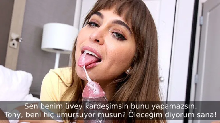 kutu oyunuyla yakinlastigi uvey abisine islak amcigini siktiriyor.jpg