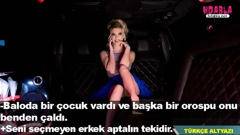 liseli kiz mezuniyet balosu cikisinda limuzin soforuyle eve geciyor.jpg