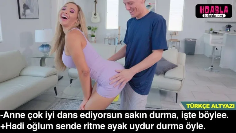 muzik dinleyip temizlik yapan annemle dans etmeye basladik yasladim.jpg