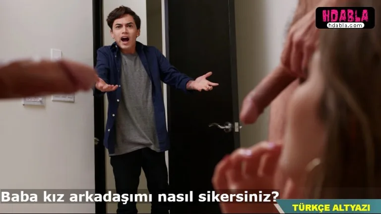 oglunun kiz arkadasini sikerken yakalanan baba.jpg