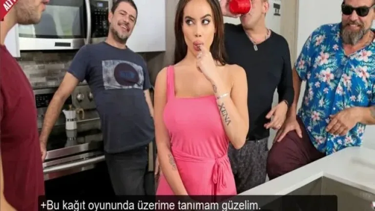oyunda ustalasmis kocasinin arkadasina islanmis amcigini verdi.webp