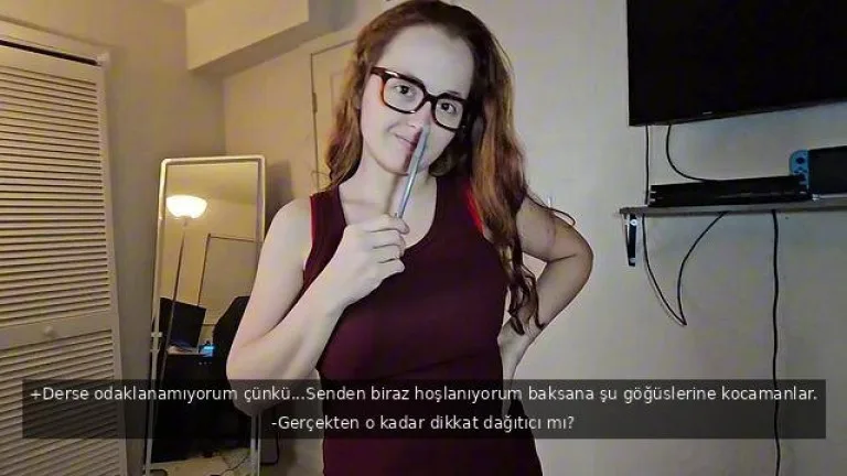 ozel ders verdigi ogrencisiyle sikismek icin yanip tutusan fahise kapiyi araliyor.jpg