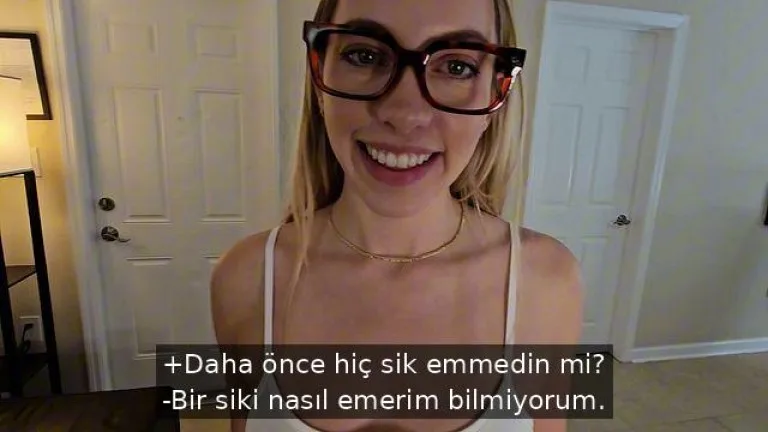 sakso konusunda tecrubesiz olan guzel bakisli dilber uvey abisinden yol yordam ogreniyor.jpg