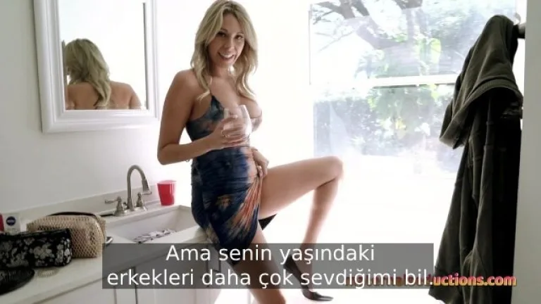 sarhos uvey anne kocasini unutup genc aletin tadina bakiyor.jpg
