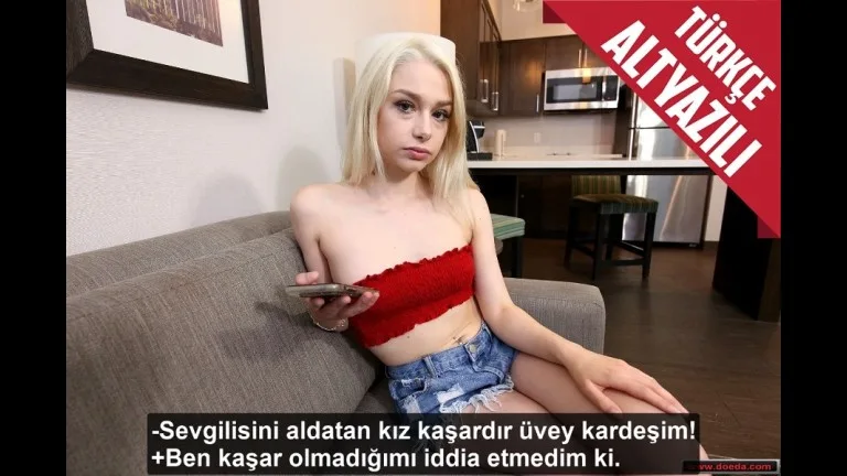sevgilisini aldatan kurnaz uvey kiz kardesini sokarak uslandirdi.jpg