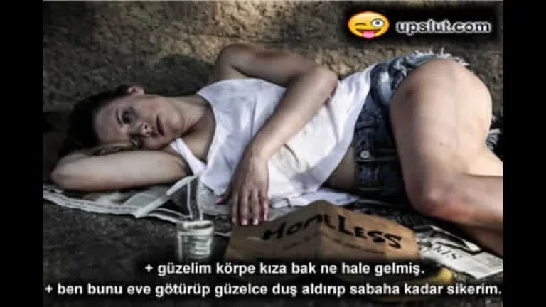 sokaklara dusen evsizi elleriyle banyoda yikayip sikti.jpg