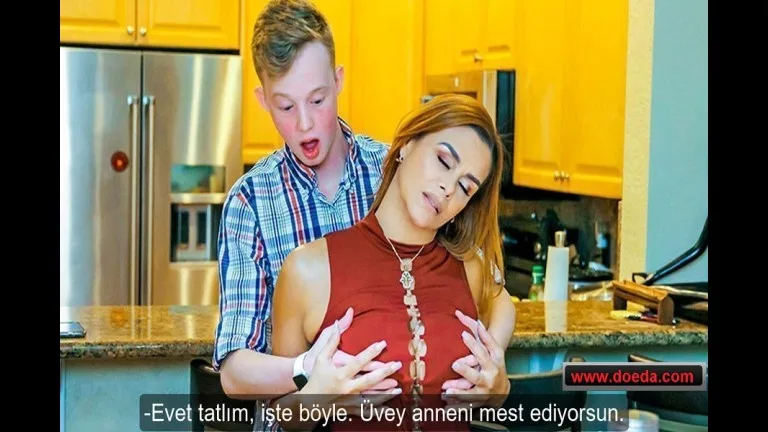 sukran gunu hindi yerine uvey annesini yiyen velet.jpg