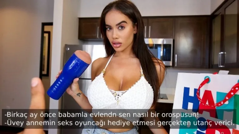 ucuz bir surtuk gibi davranip kahpe amcigiyla uvey oglunu kiskirtti.jpg