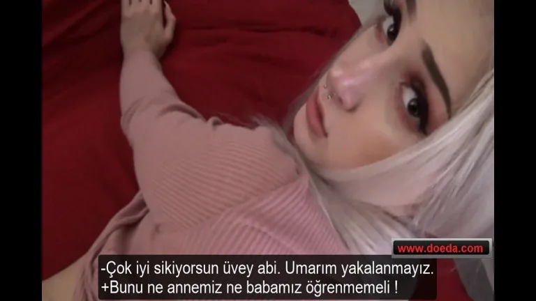 uvey abisini tahrik edip sikismeye zorlayan sarisin.jpg