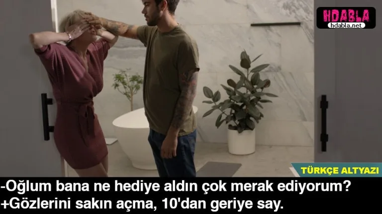 uvey annem benden surpriz yapmami istedi dudaklarina yapistim sok oldu.jpg