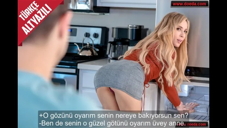 uvey annesini dikizlerken yakalanan genc gozlerini kapatti ama sikini acti.jpg