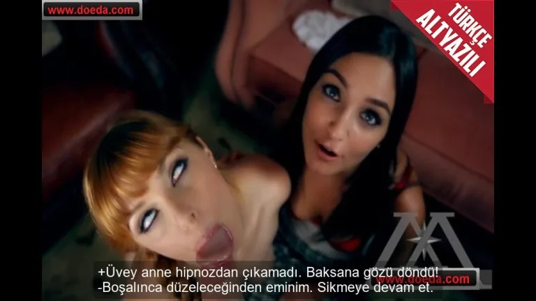 uvey kardesiyle hipnoz etme yetenegini denerken uvey annesinin gozunu dondurdu.jpg