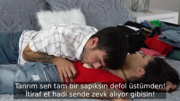uvey kiz kardesine zorbalik yapip adeta bir fahise gibi beceriyor.jpg
