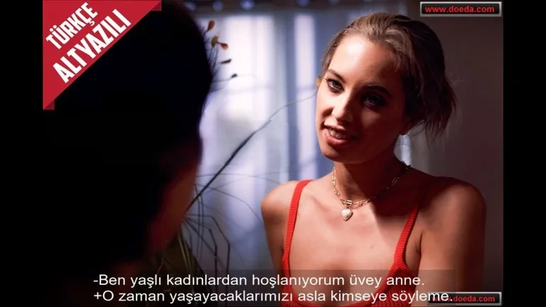 yasli kadinlardan hoslandigini soyleyen uvey ogluyla iliski yasamaya basladi.jpg