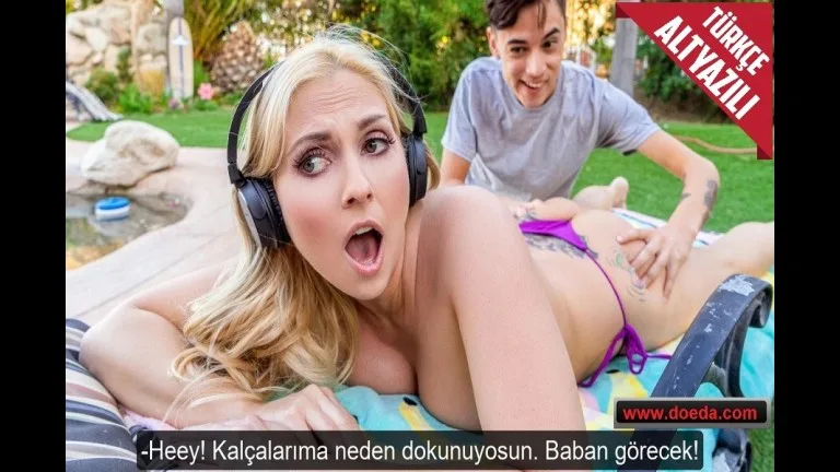zengin babasinin mature metresine sezlongda dol kremi surdu.jpg