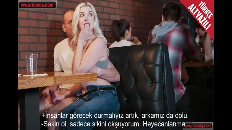 kafede eski sevgilisini goren sarisin sillik masada otururken bile sikiyle oynasti.jpg