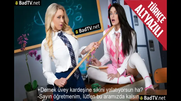 ayni yasta olan liseli uvey kardesine sinifta sikini yalatirken ogretmeni yakaladi.jpg
