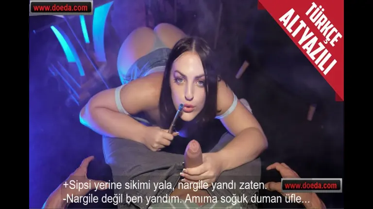 nargile kafeye gelen nargileci kiza sipsi yalatti.jpg