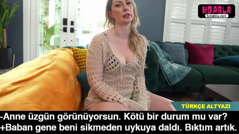 peder annemi sikmeden yatip uyumus onun yerine valideyi ben dolledim.jpg