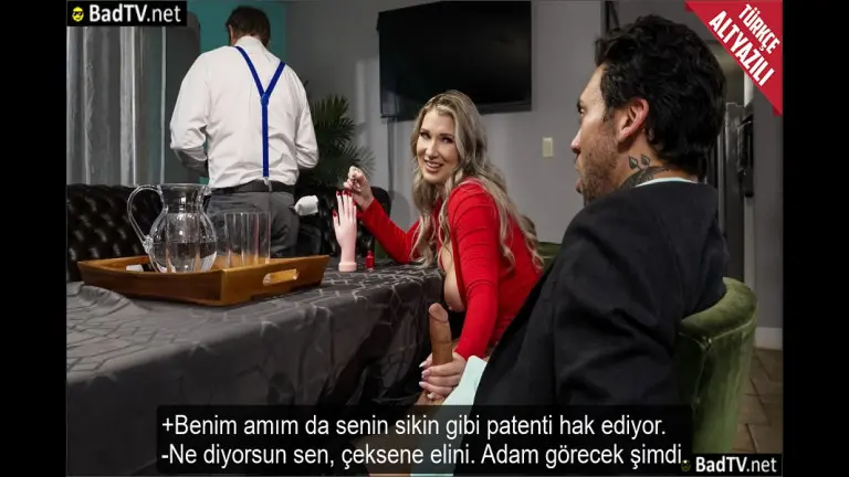 patent ofisine gelen adam sekreterin patentli amcigini yarak piyasasina surdu.jpg
