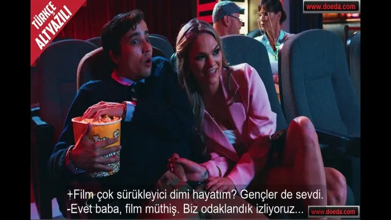 babasinin sevgilisi ve kendi manitasiyla sinemaya gelip sikise odaklandilar.jpg