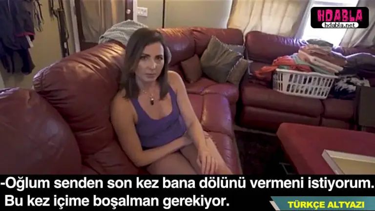 kisir pederin dolleyemedigi annemi ben sikip icine bosaldim.jpg
