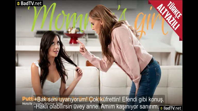 surekli terbiyesizce ve kufur ederek konusan lezbiyen uvey kizinin amina aci biber surdu.jpg