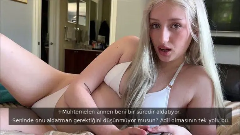 oz annesiyle rekabet halinde olan taze sarisin ilk firsatta uvey babasina veriyor.jpg