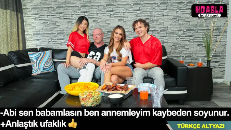 iddayi kazandik babam kiz kardesimi aldi bende annemi turkce.jpg