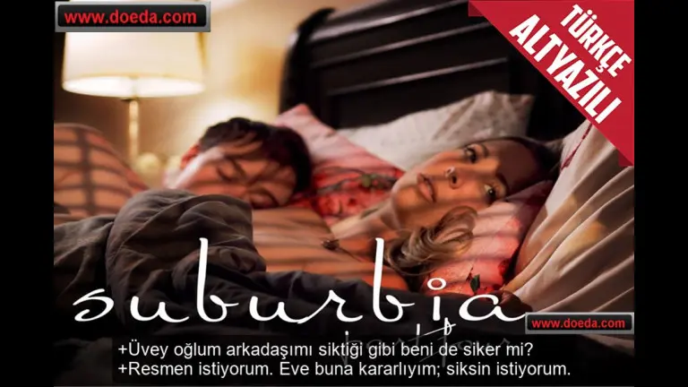 uvey oglu arkadasini siktigi icin kiskanan mature bilerek oglani ayartip sikini aldi.jpg