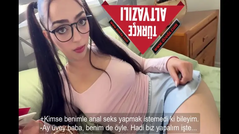 arkadan verdigini itiraf edince uvey babanin yillardir istedigi fantezi gerceklesti.jpg